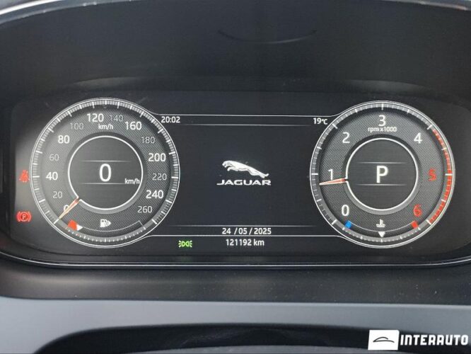 Jaguar E-Pace 42 interauto-car