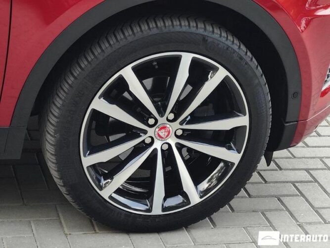 Jaguar E-Pace 49 interauto-car