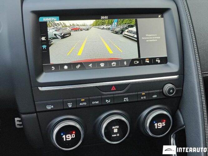 Jaguar E-Pace 43 interauto-car