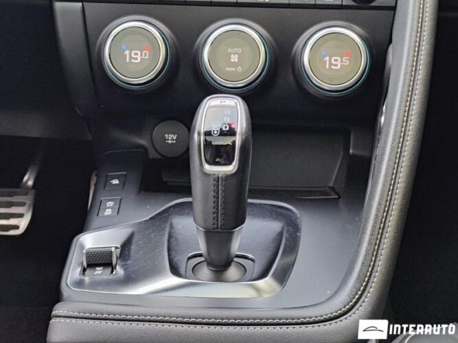 Jaguar E-Pace 44 interauto-car