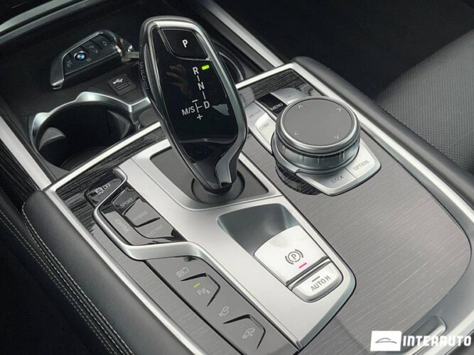 BMW 745e Plug-in hybrid 48 interauto-car