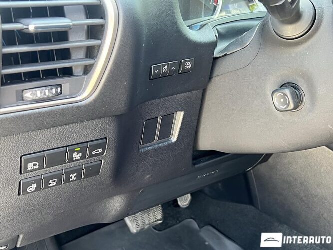 Lexus NX 300 42 interauto-car