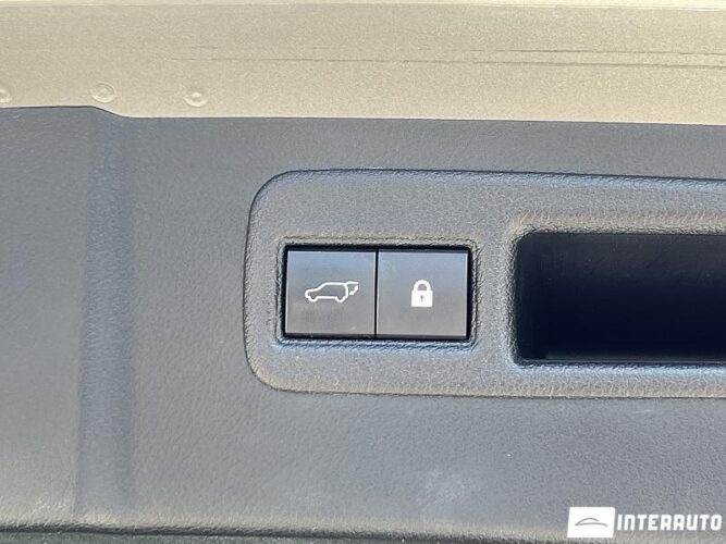 Lexus NX 300 55 interauto-car