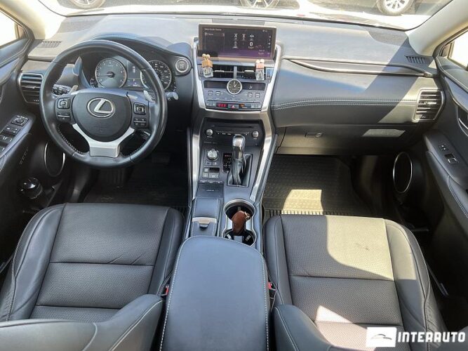 Lexus NX 300 40 interauto-car
