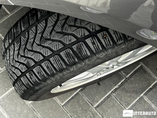 Renault Fluence 46 interauto-car