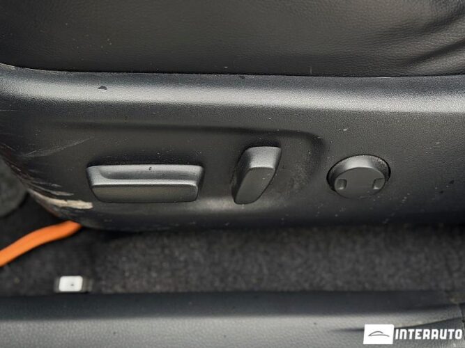 Toyota Rav-4 41 interauto-car