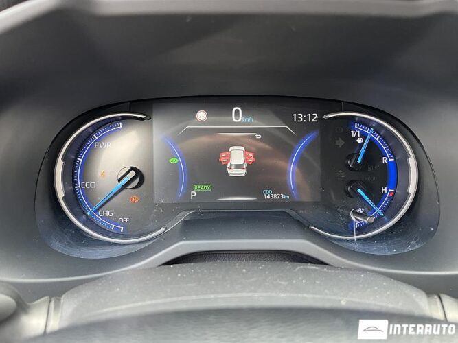 Toyota Rav-4 33 interauto-car