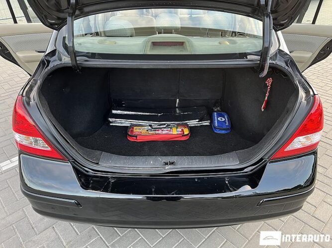 Nissan Tiida 44 interauto-car