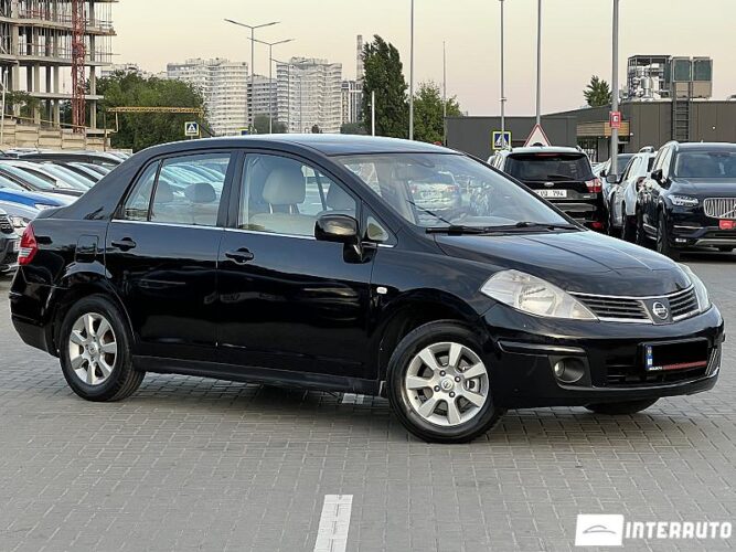 Nissan Tiida 28 interauto-car