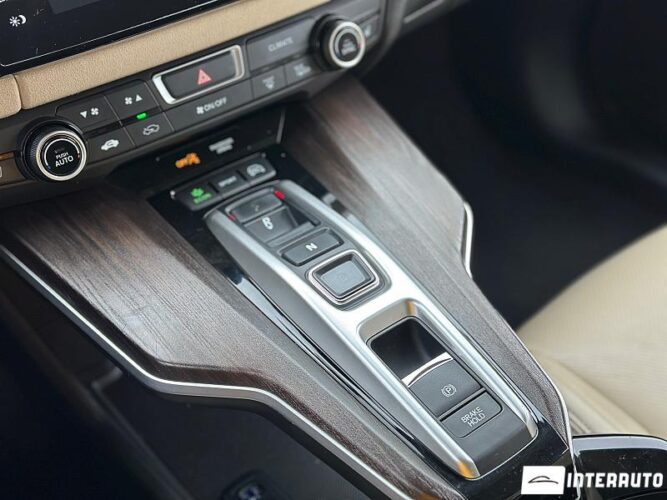 Honda Clarity 41 interauto-car