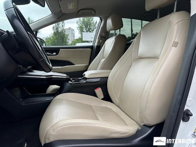 Honda Clarity 34 interauto-car