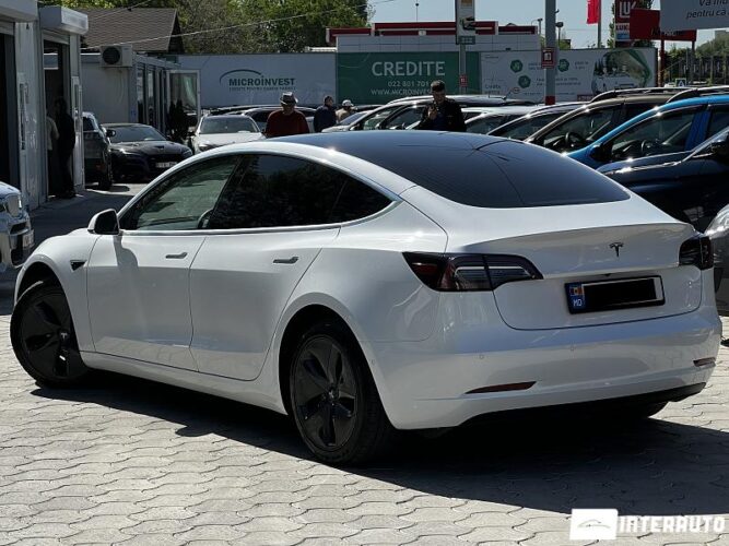 Tesla Model 3 30 interauto-car