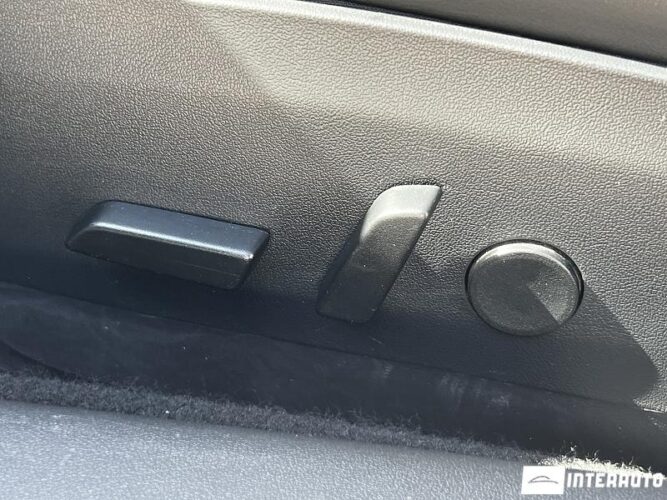 Tesla Model 3 38 interauto-car