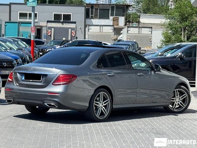 Mercedes E 220 34 interauto-car