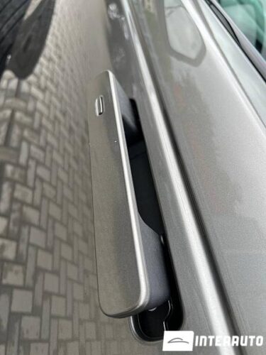 Land Rover Range Rover Velar 40 interauto-car