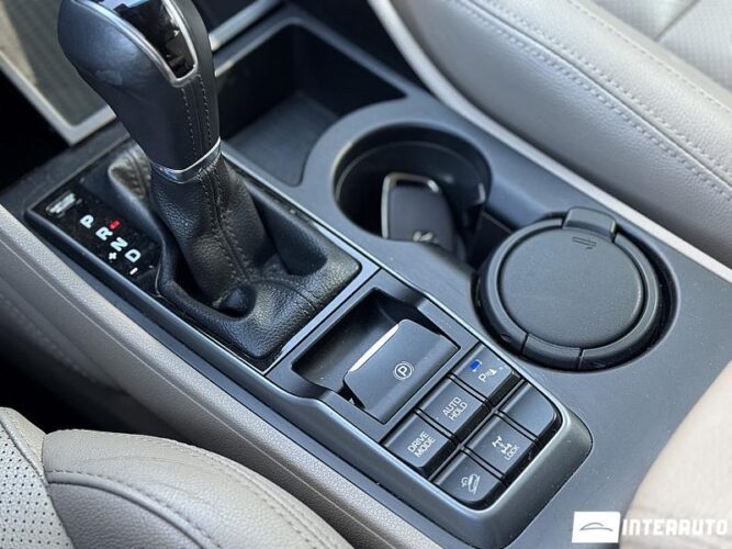 Hyundai Tucson 47 interauto-car