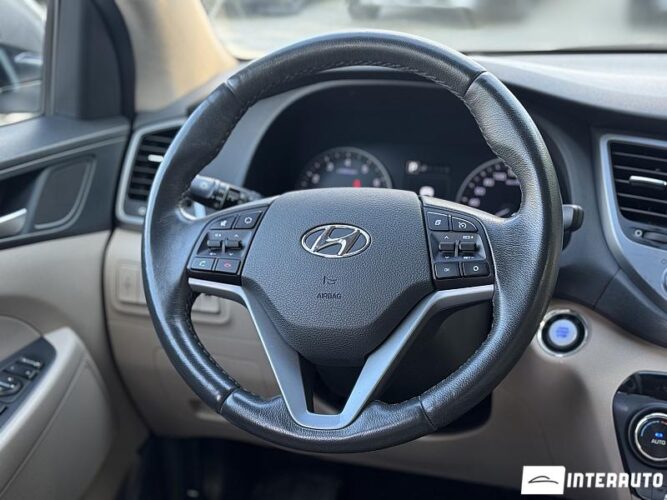 Hyundai Tucson 43 interauto-car