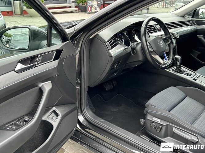 Volkswagen Passat GTE 33 interauto-car