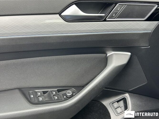 Volkswagen Passat GTE 35 interauto-car