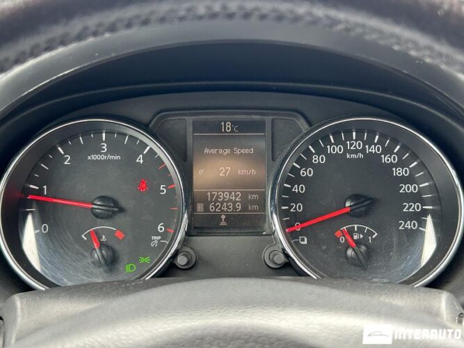 Nissan Qashqai 40 interauto-car