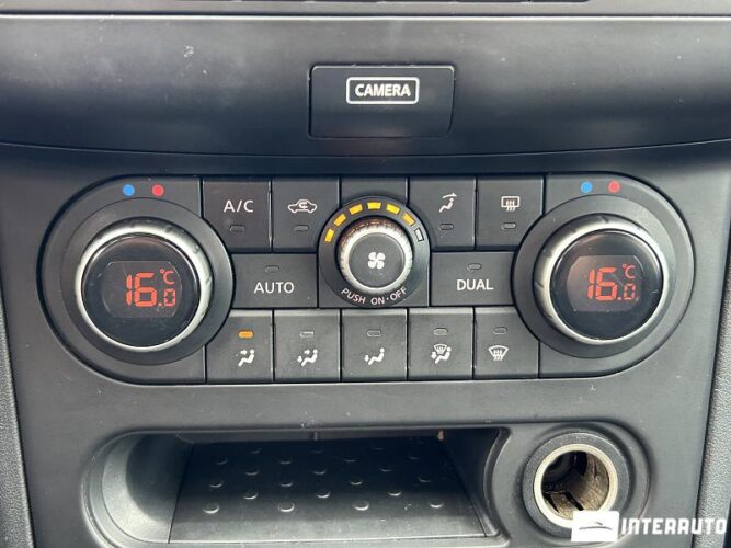 Nissan Qashqai 42 interauto-car