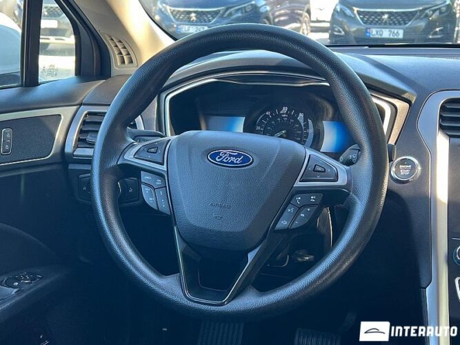 Ford Fusion 37 interauto-car