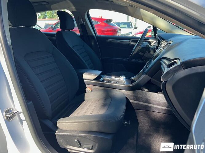 Ford Fusion 43 interauto-car