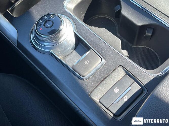 Ford Fusion 42 interauto-car