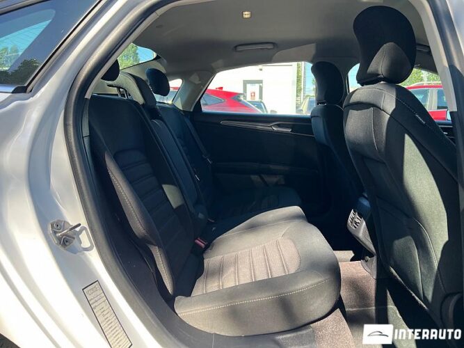 Ford Fusion 44 interauto-car