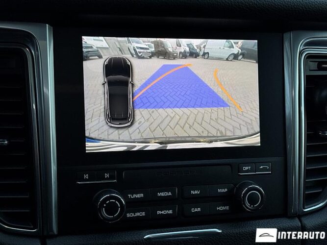 Porsche Macan 47 interauto-car