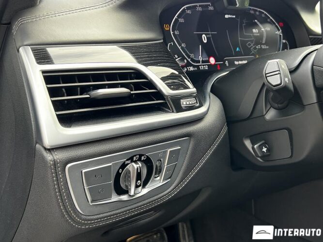 BMW 745e 50 interauto-car