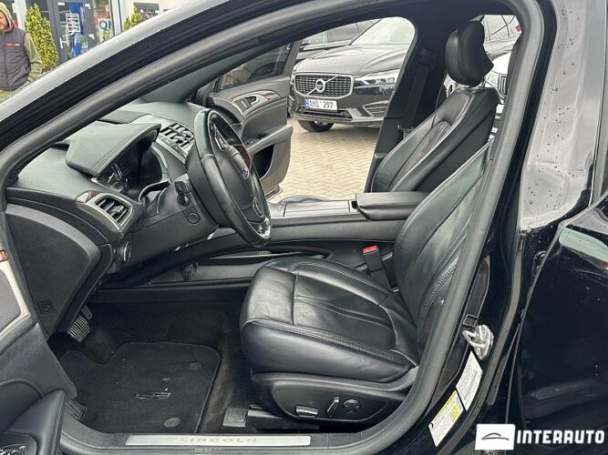 Lincoln MKZ 41 interauto-car