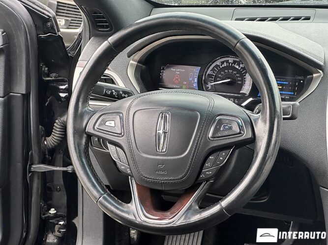 Lincoln MKZ 45 interauto-car