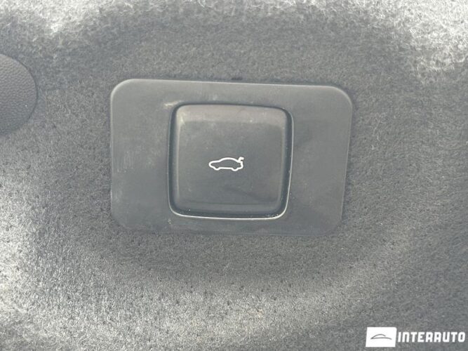 Lincoln MKZ 60 interauto-car