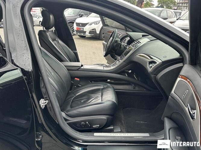 Lincoln MKZ 54 interauto-car