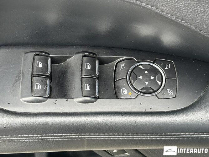 Lincoln MKZ 59 interauto-car