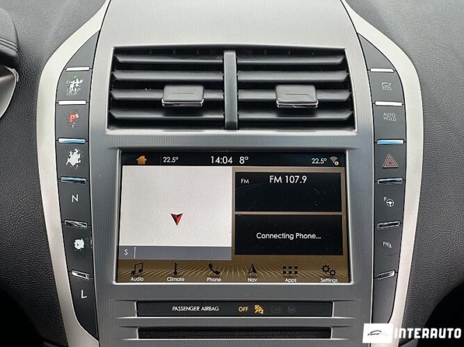 Lincoln MKZ 47 interauto-car