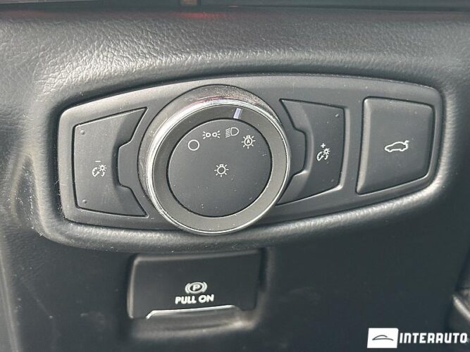 Lincoln MKZ 43 interauto-car