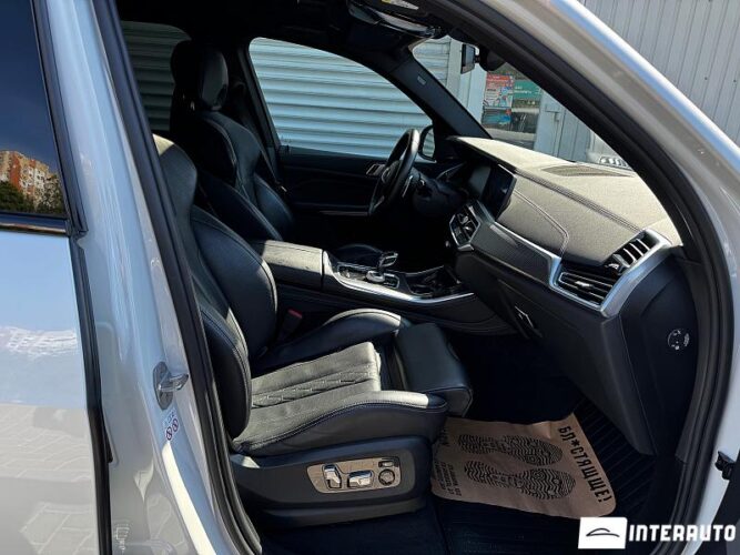 BMW X5 4.0i 50 interauto-car