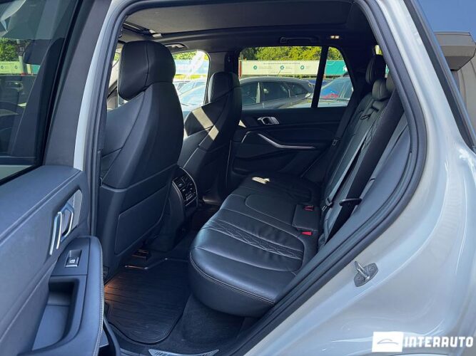 BMW X5 4.0i 40 interauto-car