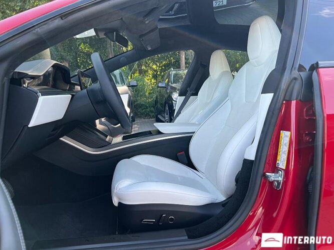 Tesla Model S Plaid 37 interauto-car