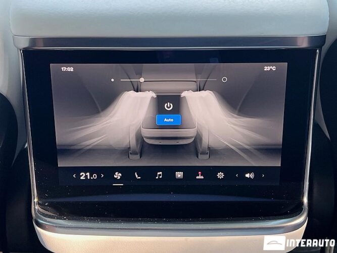 Tesla Model S Plaid 49 interauto-car