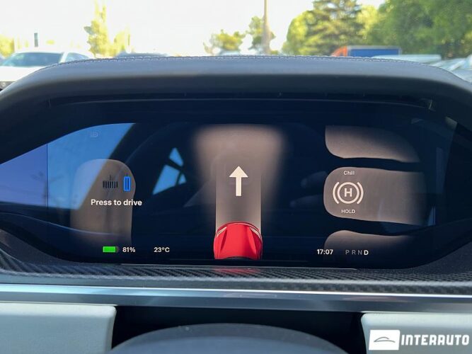 Tesla Model S Plaid 41 interauto-car