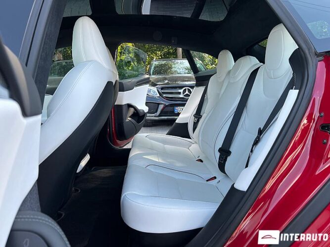Tesla Model S Plaid 50 interauto-car