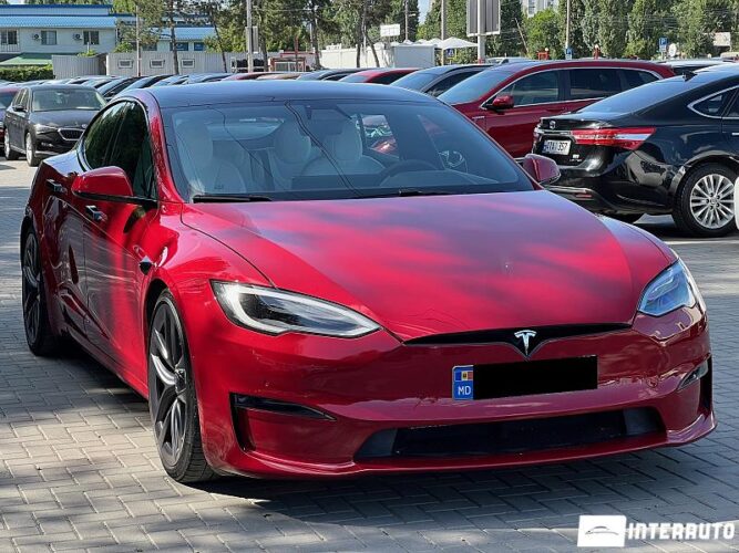 Tesla Model S Plaid 34 interauto-car