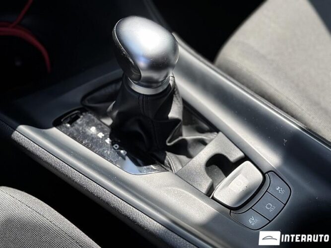 Toyota C-HR 43 interauto-car