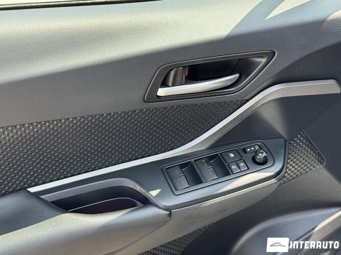 Toyota C-HR 36 interauto-car