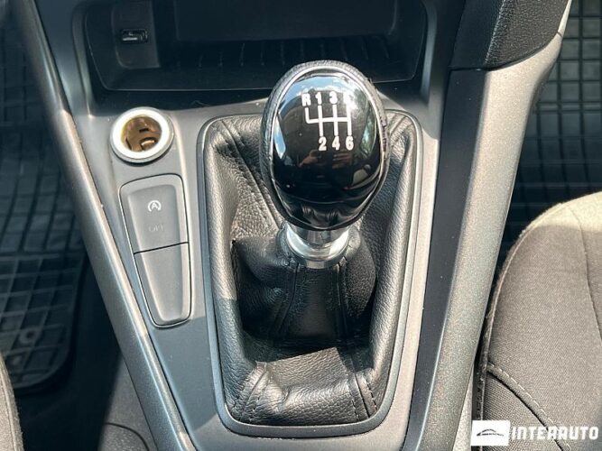 Ford Focus 42 interauto-car