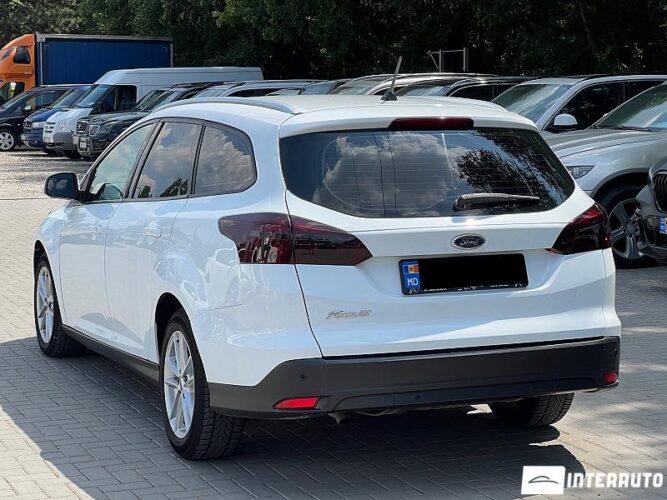 Ford Focus 32 interauto-car