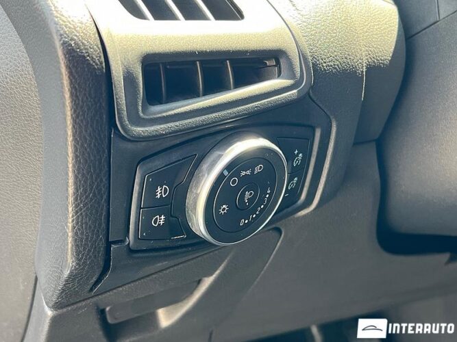 Ford Focus 34 interauto-car